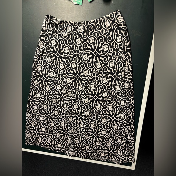 (4) Flowy Skirts for $12 - Picture 8 of 16